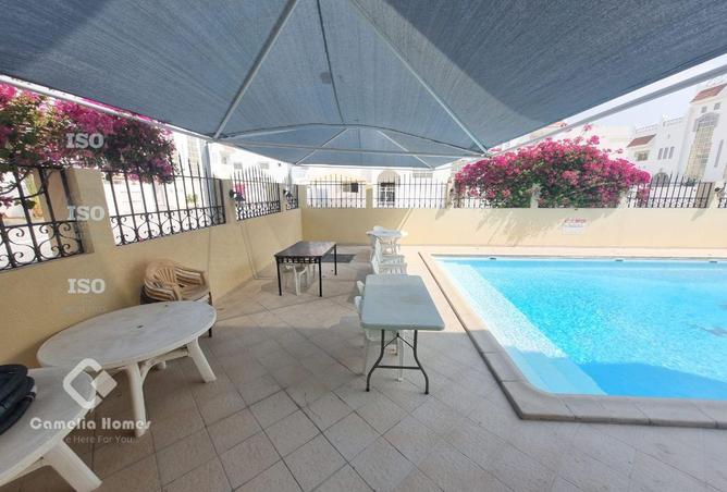 946437 - Property Image 2