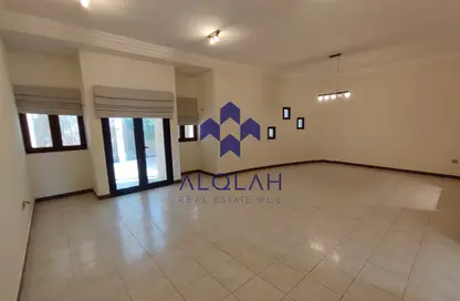 Compound - 3 Bedrooms - 4 Bathrooms for rent in Old Airport Road - Old Airport Road - Doha