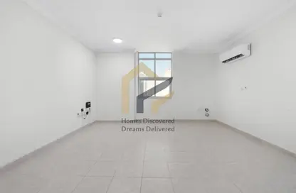 Apartment - 3 Bedrooms - 2 Bathrooms for rent in Salaja Street - Doha Al Jadeed - Doha