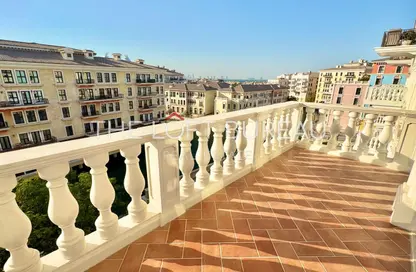 Apartment - 2 Bedrooms - 3 Bathrooms for rent in Carnaval - Qanat Quartier - The Pearl Island - Doha