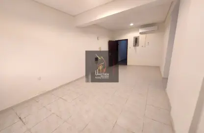 Apartment - 2 Bedrooms - 2 Bathrooms for rent in Muntazah 10 - Al Muntazah - Doha