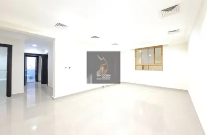Apartment - 2 Bedrooms - 1 Bathroom for rent in Al Sadd Road - Al Sadd - Doha