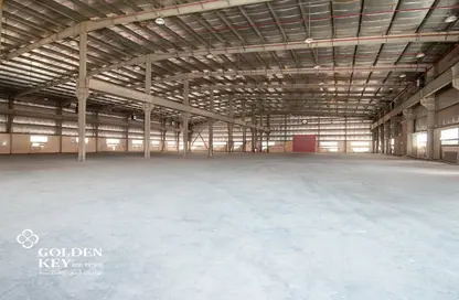Warehouse - Studio - 3 Bathrooms for rent in Industrial Area 1 - Industrial Area - Doha