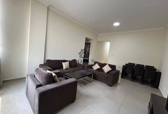 948033 - Property Image 2