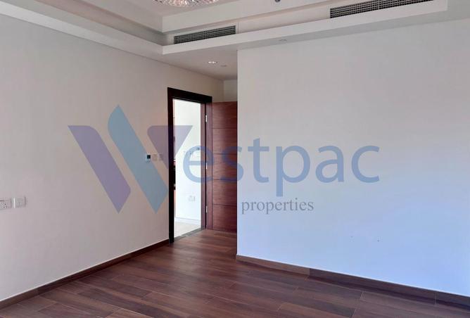 943725 - Property Image 3