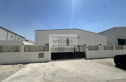 Warehouse - Studio - 3 Bathrooms for rent in East Industrial Street - Birkat Al Awamer - Al Wakra