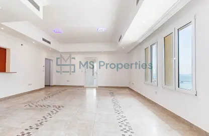 Apartment - 3 Bedrooms - 4 Bathrooms for rent in West Porto Drive - Porto Arabia - The Pearl Island - Doha