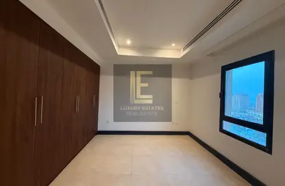 Apartment - 1 Bedroom - 2 Bathrooms for rent in West Porto Drive - Porto Arabia - The Pearl Island - Doha