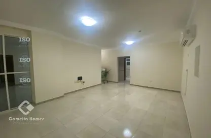 شقة - 3 غرف نوم - 3 حمامات للايجار في شارع النصر - النصر - الدوحة