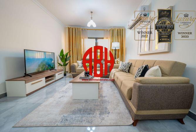 930579 - Property Image 2
