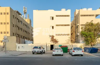 Staff Accommodation - Studio - 7 Bathrooms for rent in Industrial Area 4 - Industrial Area - Industrial Area - Doha