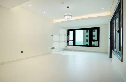 Apartment - 1 Bedroom - 2 Bathrooms for rent in Tower 22 - Porto Arabia - The Pearl Island - Doha