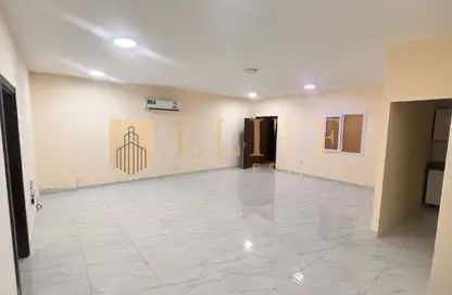 Apartment - 3 Bedrooms - 2 Bathrooms for rent in Al Kheesa - Al Kheesa - Umm Salal Mohammed