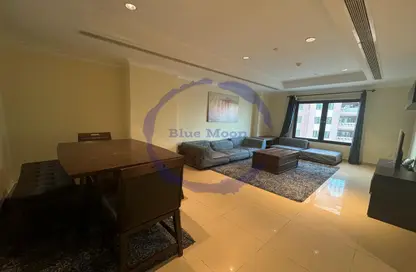 Living / Dining Room image for: Apartment - 1 Bedroom - 2 Bathrooms for rent in West Porto Drive - Porto Arabia - The Pearl Island - Doha, Image 1
