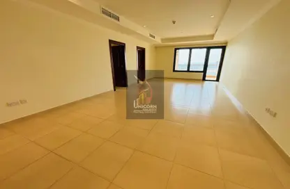 Empty Room image for: Apartment - 2 Bedrooms - 3 Bathrooms for rent in Tower 4 - Porto Arabia - The Pearl Island - Doha, Image 1