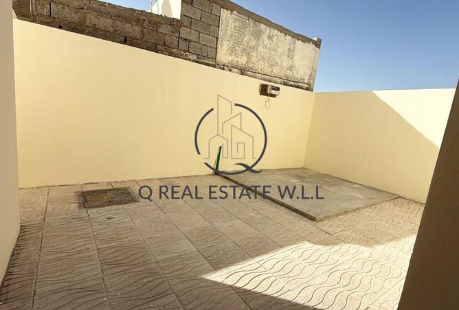 983701 - Property Image 3