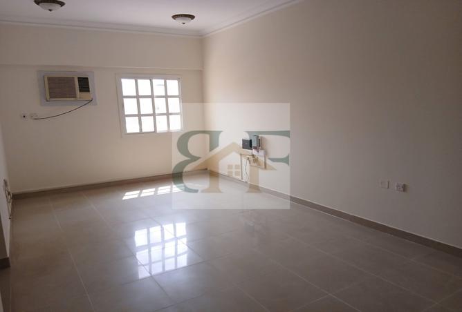952758 - Property Image 2