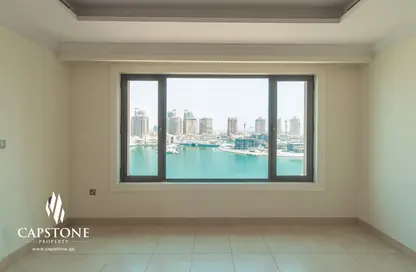 Apartment - 2 Bedrooms - 3 Bathrooms for rent in Marina Gate - Porto Arabia - The Pearl Island - Doha