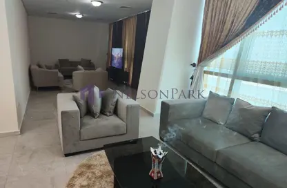 Apartment - 3 Bedrooms - 4 Bathrooms for rent in Zig Zag Towers - West Bay - Doha