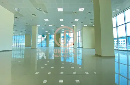 معرض - استوديو - 4 حمامات للايجار في C-Ring - الدوحة