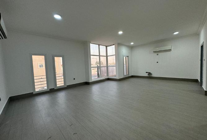 967061 - Property Image 3