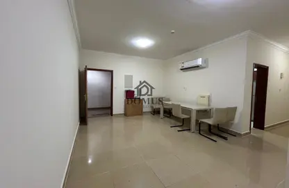 Apartment - 3 Bedrooms - 3 Bathrooms for rent in Al Zubair Bakkar Street - Al Sadd - Doha
