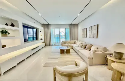 Apartment - 2 Bedrooms - 3 Bathrooms for rent in Viva West - Viva Bahriyah - The Pearl Island - Doha