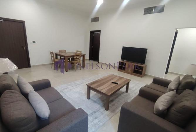 955303 - Property Image 2