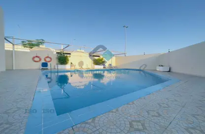 صورة لـ حوض سباحة فيلا - 4 غرف نوم - 5 حمامات للايجار في الغرافة - الغرافة - الدوحة ، صورة رقم 1