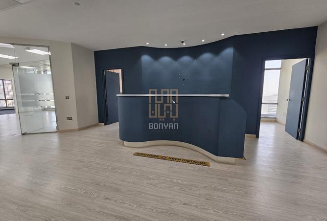 Office Space - Studio - 4 Bathrooms for rent in Marina Tower 07 - Marina District - Lusail