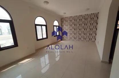 Villa - 4 Bedrooms - 5 Bathrooms for rent in Al Luqta - Al Luqta - Doha