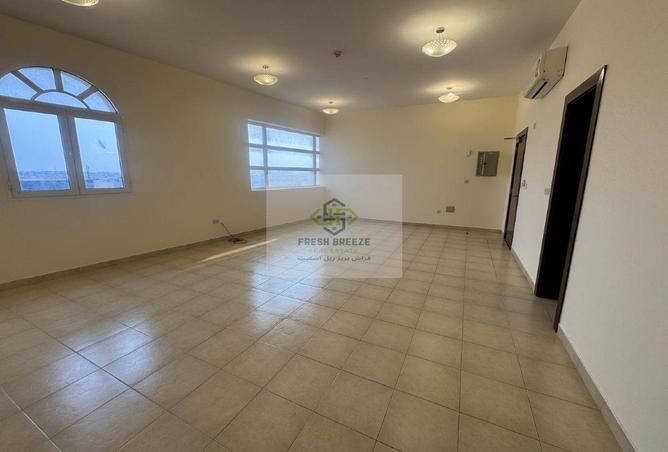 967421 - Property Image 2
