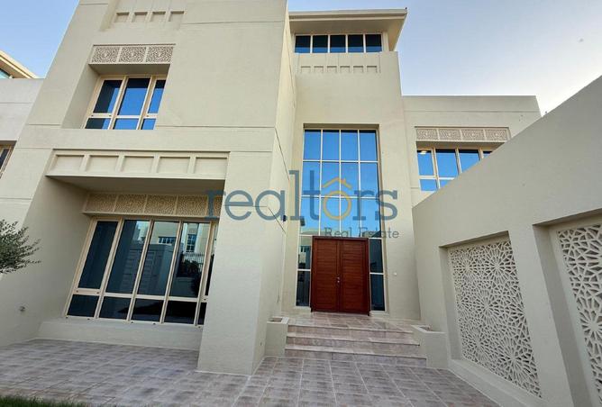 960161 - Property Image 2