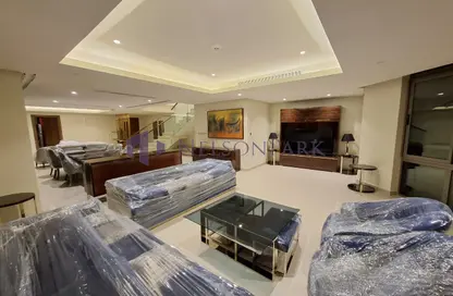 Duplex - 3 Bedrooms - 4 Bathrooms for rent in Abraj Bay - Abraj Quartiers - The Pearl Island - Doha