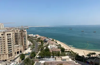 شقة - 2 غرف نوم - 3 حمامات للايجار في طريق بورتو الشرقي - بورتو أرابيا - جزيرة اللؤلؤة - الدوحة