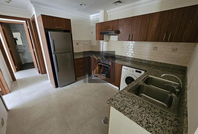 988587 - Property Image 3