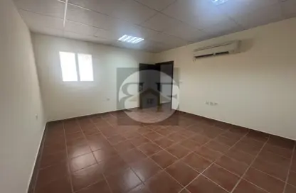 Apartment - 2 Bedrooms - 2 Bathrooms for rent in Al Mansoura - Al Mansoura - Doha