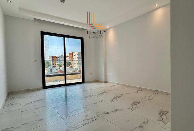 997054 - Property Image 3