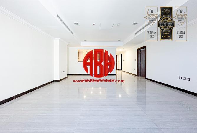 Apartment - 1 Bedroom - 2 Bathrooms for rent in East Porto Drive - Porto Arabia - The Pearl Island - Doha