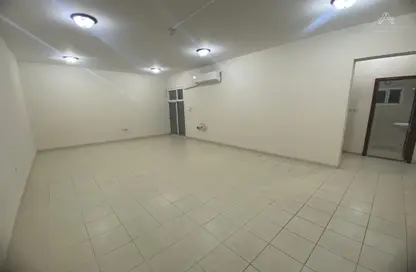 Apartment - 2 Bedrooms - 2 Bathrooms for rent in Al Mansoura - Doha