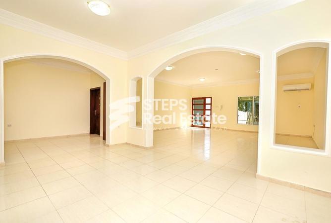 975807 - Property Image 2