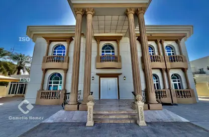فيلا - 5 غرف نوم - 6 حمامات للايجار في الدفنة - الدفينة - الدوحة