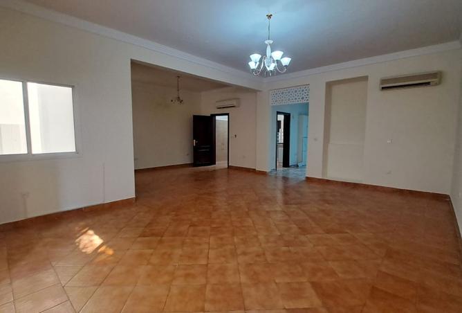 968301 - Property Image 2