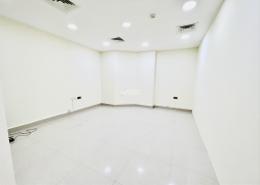 صورةغرفة فارغة لـ: مساحات مكتبية - 2 حمامات للكراء في المنصورة - المنصورة - الدوحة, صورة 1