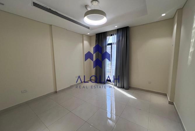 933401 - Property Image 2
