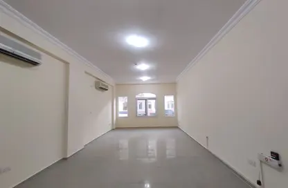 مجمع سكني - 2 غرف نوم - 3 حمامات للايجار في الدحيل - الدحيل - الدوحة