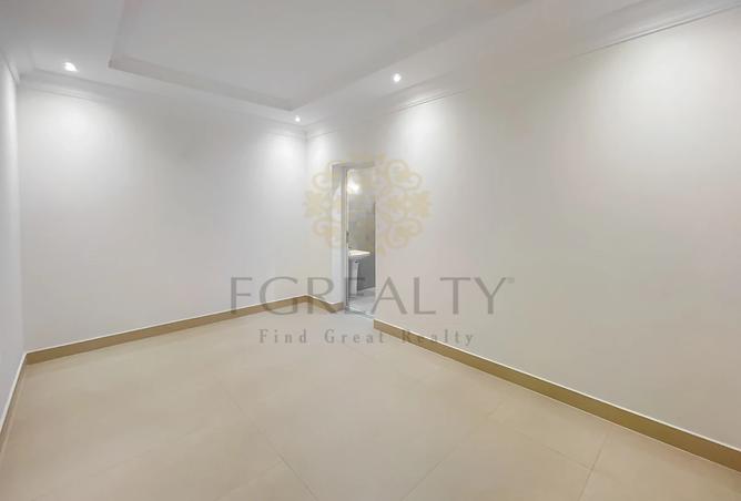 952845 - Property Image 3
