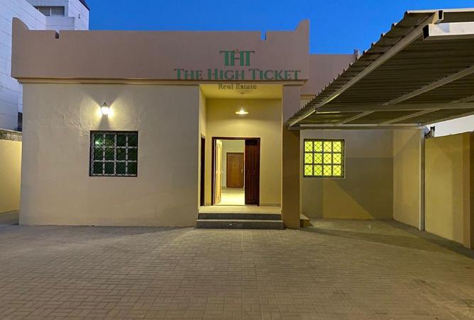 956902 - Property Image 2