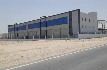 Warehouse - Studio - 4 Bathrooms for rent in East Industrial Street - Birkat Al Awamer - Al Wakra