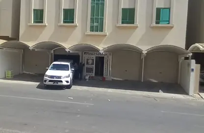شقة - 2 غرف نوم - 2 حمامات للايجار في فريج بن عمران - الدوحة